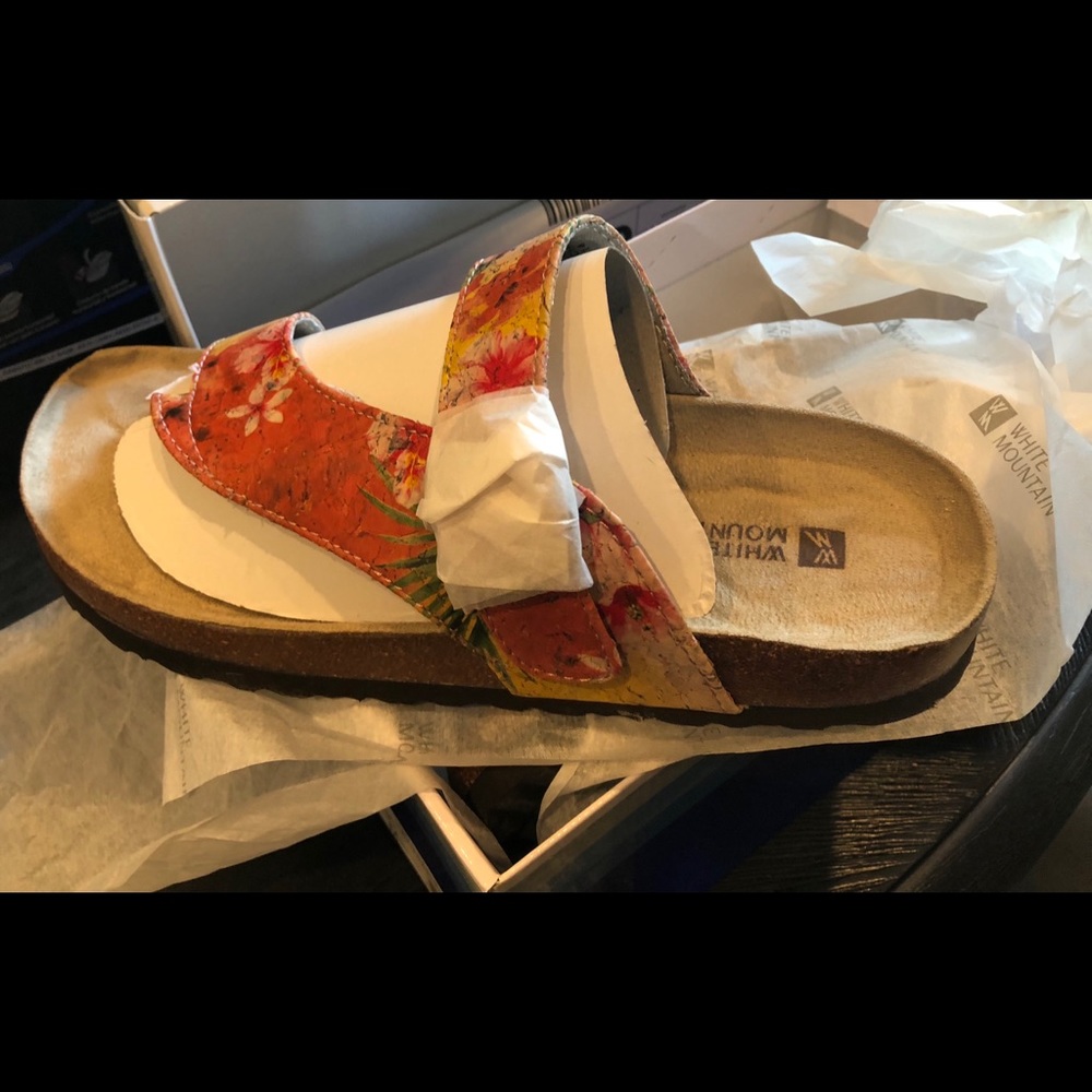 White Mountain sandals
